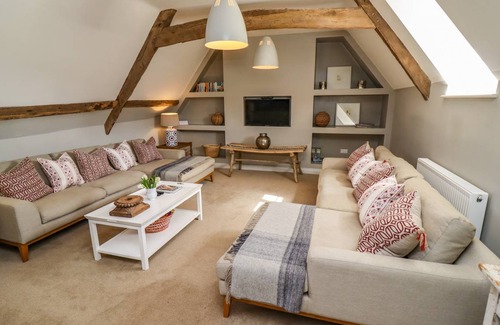Chedworth Cottage | Cabin ∙ 2 bedrooms ∙ 4 guests