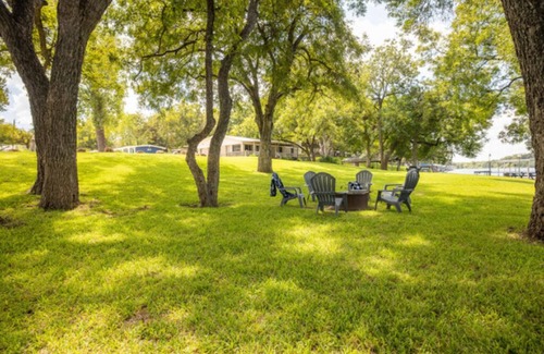 Burnet Cabin | Cabin 2 - Cabin near the pool