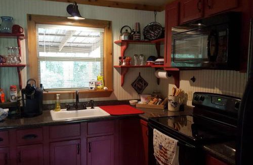 Summit Villa | Cabin 2 - Modern Cabin Rentals in Southwest Mississippi at Firefly Lane