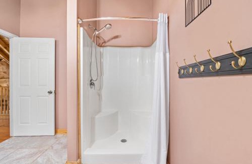 Marion House | Cabin 3 Miles off I-40-hot tub-firepit-secluded better than a Hotel