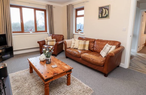 Brynrefail Cottage | Cabin ∙ 4 bedrooms ∙ 7 guests