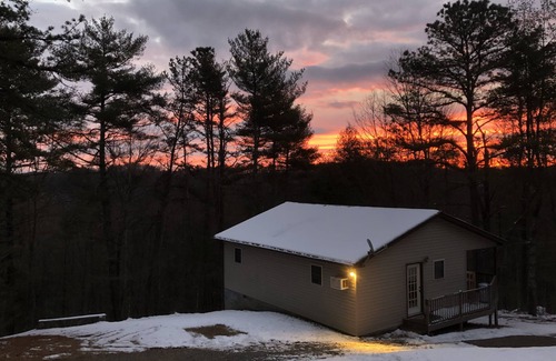 Fries Cabin | Cabin 4 Fall asleep to the sound of the New River's Song