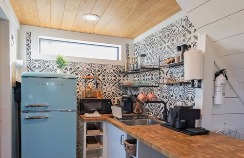 Dripping Springs House | Cabin 4 · Smart & Cozy Tiny Cabin 4 w/ Pro Coffee Setup