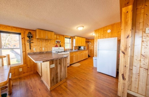 Isle Cabin | Cabin 5 Beachfront Bliss on Mille Lacs Lake!