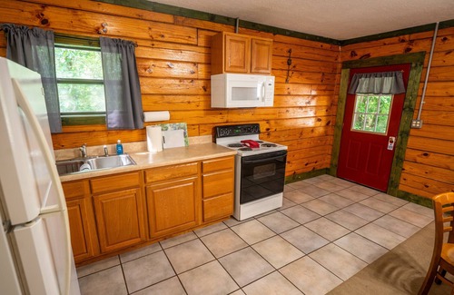 Buchanan House | Cabin 6 at Fishtale Lodge