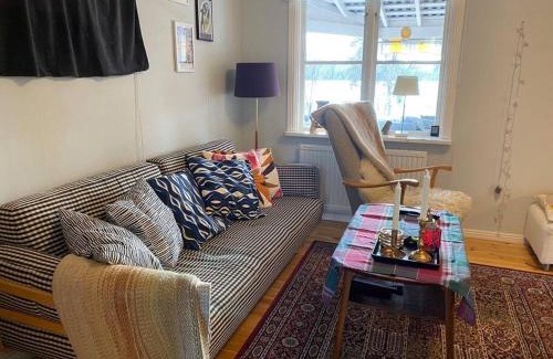 Ostersund Municipality House | Cabin 70m from lake. Big garden