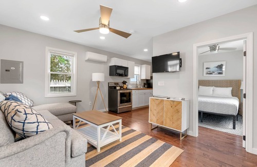 Old Orchard Beach Cabin | Cabin A - Relaxing and Fun Cozy 1 bedroom Cabin/Dog Friendly