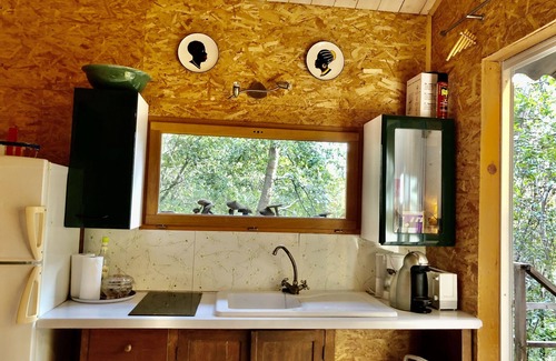 Cervione Cabin | cabin among the trees