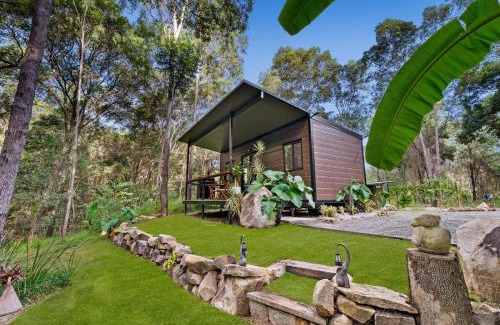 North Aramara House | Cabin By The Creek Hidden Oasis