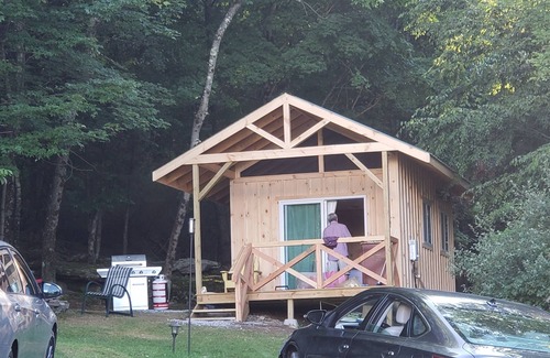 Jeffersonville Cabin | Cabin by the Rocks 12 x12 rustic cabin