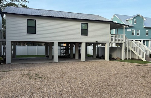 Steinhatchee House | Cabin can sleep 7: 5 Adults and 2 Kids
