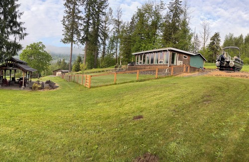 Mossyrock Cabin | Cabin has 2 king beds but room for 6 to 8 with your cots or air mattresses. nnn