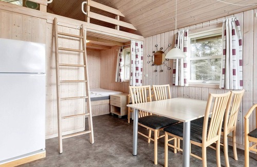 Nr. Lyngby House | Cabin in camping resort near beach