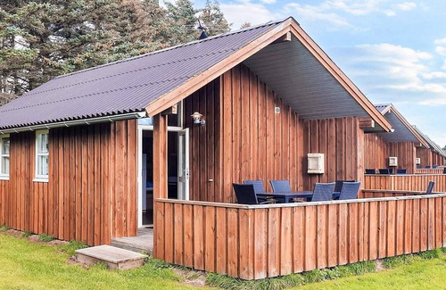 Nr. Lyngby House | Cabin in camping resort with activities