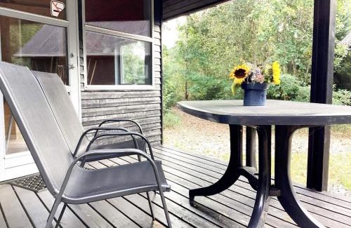 Pandrup House | Cabin in camping resort-shared bathroom