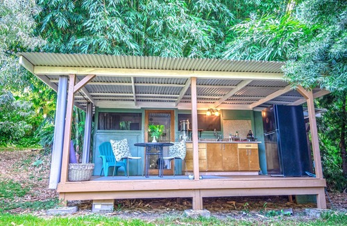Kealakekua Cabin | Cabin in Kealakekua with kitchen