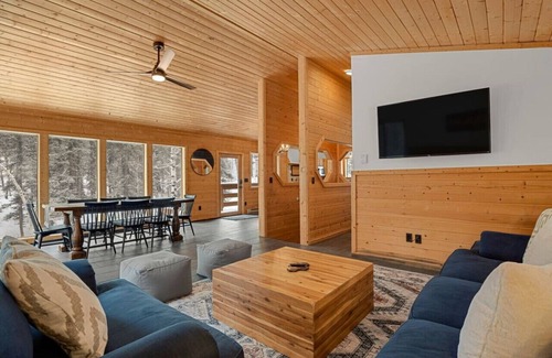 Spring Valley Cabin | Cabin in the Trees*Hot tub*Private