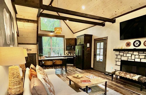 Muse Cabin | Cabin in the woods with hot tub near hiking, ATV/SXS and horseback trails