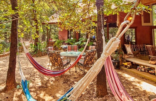 Van Zandt County House | Cabin+Lodge in Woods, Pet Friendly, Accessible