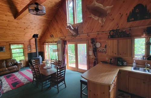 Markville Cabin | Cabin on a private lake near ATV trails