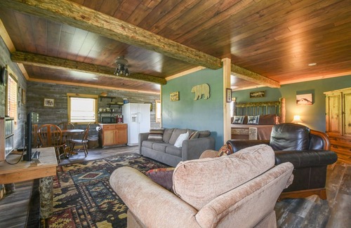 Flat Rock Cabin | Cabin on Mountain Farm with farm animals