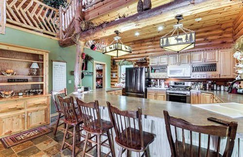 Ponsford Cabin | Cabin on Round Lake w/Boat Dock & Water Views!