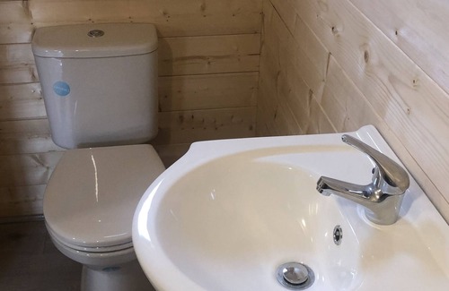Aghadoe Cabin | Cabin Retreat with Mountain View’s Private Pet Friendly