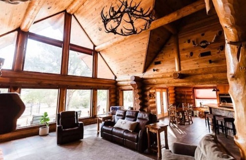 Graham Cabin | Cabin: Sleeps-6, Pool/Outdoor Entertainment Area