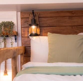 Legazpi Village Apartment | CABIN STUDIO in KL TOWER, Greenbelt, Makati! Max Capacity 6 pax!