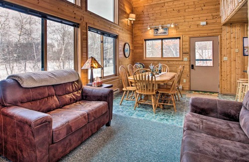 Pequot Lakes Cabin | Cabin w/ Fireplace < 1 Mile to Lakes + Golf