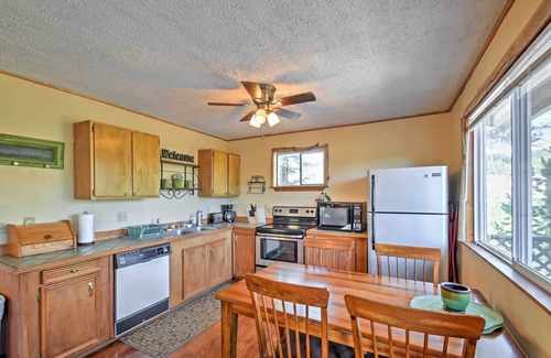 Rainbow Valley Cabin | Cabin w/Mtn Views - 5 Mi to Mueller State Park!