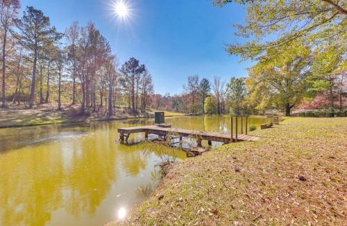 Hueytown House | Cabin with Catch and Release Pond in Hueytown!