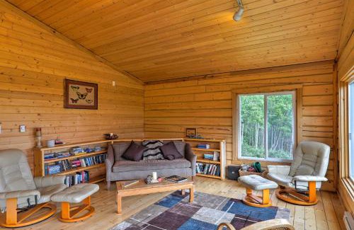 Sutton House | Cabin with Glacier Views Walk to Matanuska River!
