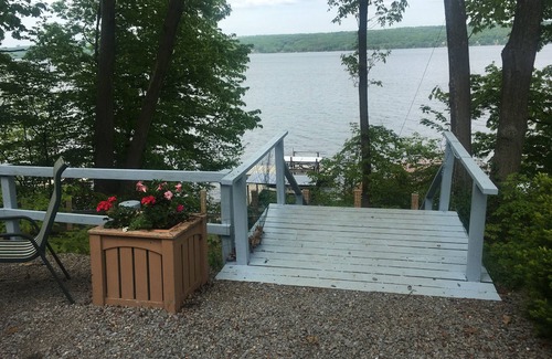 Trumansburg Cabin | Cabin with views of Cayuga Lake and beach access!