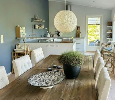 Torjulvagen House | Cabin With Views Over Straumsundet