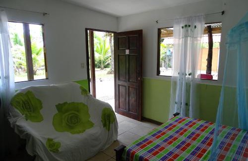 Cahuita Cabin | Cabinas Los Tucanes