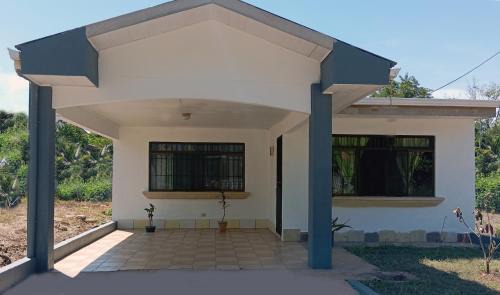 San Isidro Apartment | Cabinas Miramar, una casa SOLO para ti