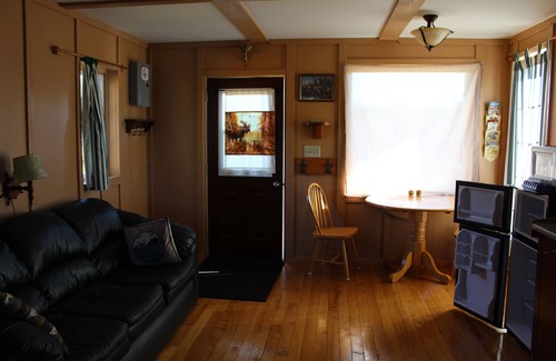 Hastings Highlands Cabin | Cabins on the York - Cabin #3 - Bear Cabin