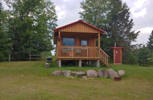Hastings Highlands Cabin | Cabins on the York - Cabin #3 - Bear Cabin