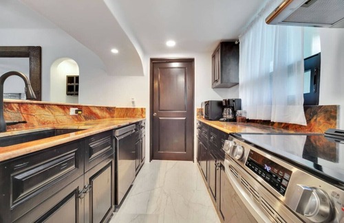 Centro Condo | Cabo Marina, Plaza Bonita, New, Central
