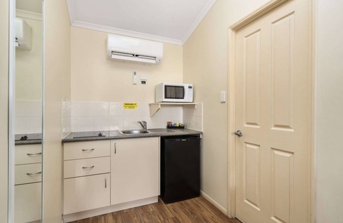 Caboolture Hotel | Caboolture Central Motor Inn, SureStay Collection by BW