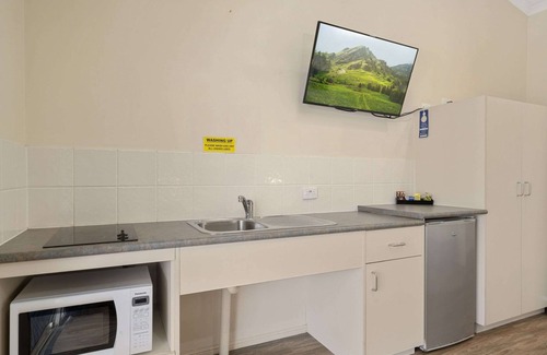 Caboolture Hotel | Caboolture Central Motor Inn, SureStay Collection by BW