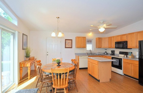 Berkeley Springs House | Cacapon Connected - Workplace Retreat