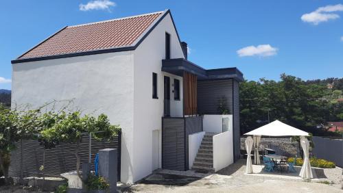 Mos House | Cachada Turhouse