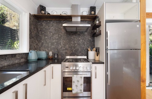 Piha House | Cactus Cottage - Iconic Piha Beach Holiday Home