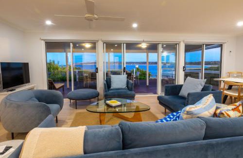 Emu Bay House | Cactus- Spectacular Views On The Ocean Front Pet friendly