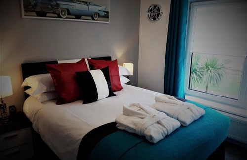 Rothesay House | Cadillac Kustomz Guest House