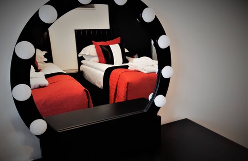 Rothesay Hotel | Cadillac Kustomz Guest House