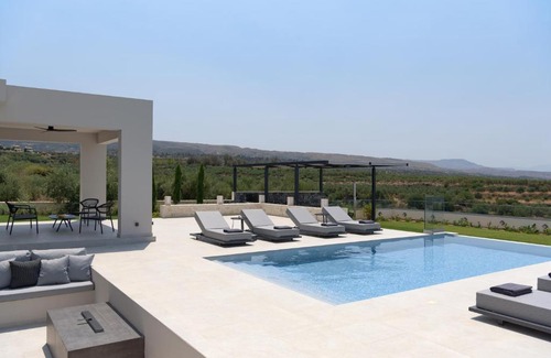 Skouloufia Villa | Caelum Villa, By Hellocrete