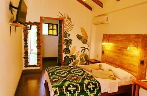 Puerto Lopez House | Café Madame